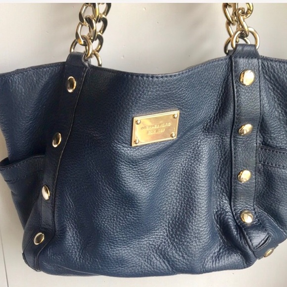 Michael Kors Handbags - 💙MICHAEL KORS Spacious Bag💙